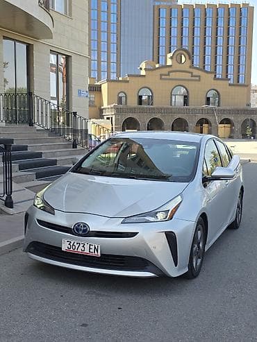 byd e2 2019: Toyota Prius: 2019 г., 1.8 л, Вариатор, Гибрид, Хэтчбэк — 1