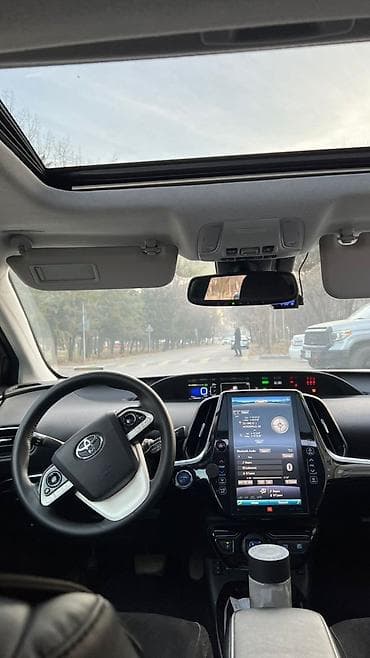 prius prime: Toyota Prius: 2018 г., 1.8 л, Гибрид, Лифтбек — 3