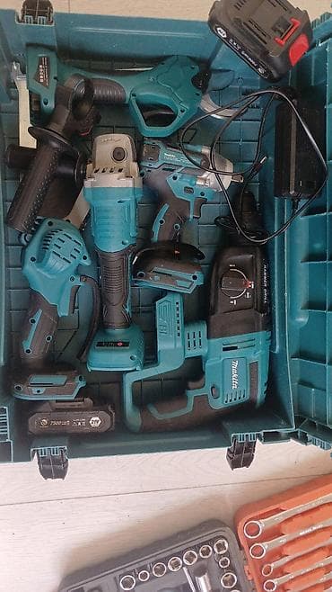 Генераторы: Набор аккумуляторного электроинструмента в кейсе Состав: - Перфоратор — 2