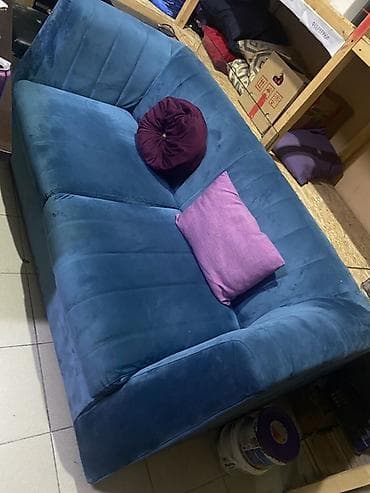 sofa bed: Компактный трехместный диван в современном стиле. Б/у - Цвет — 2