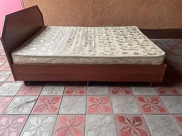 спальный мебел бу: Двуспальная кровать, Б/у, С матрасом, длина - 200 см — 3