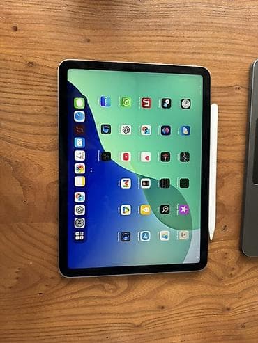 Планшет, Apple, память 64 ГБ, 10" - 11", Wi-Fi, Б/у, Классический цвет - Серебристый at lalafo.kg Планшет, Apple, память 64 ГБ, 10" - 11", Wi-Fi, Б/у, Классический цвет - Серебристый