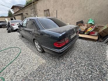 Mercedes-Benz E‑Class W210, седан, темно‑синий.
Год вып 2001
Обьем 3.2