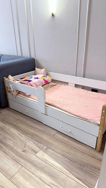 bunk bed: Детская односпальная кровать, Б/у, Для мальчика, Для девочки, С матрасом, С бортиком, Дерево, Самовывоз — 4