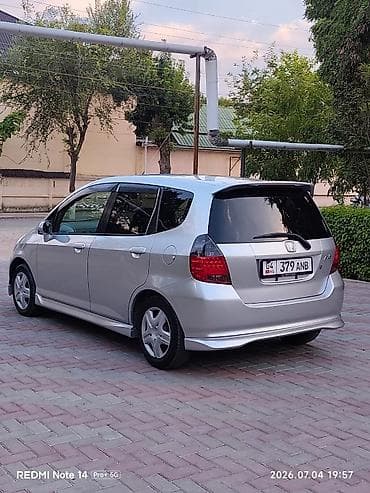 forester 2003: Honda Fit: 2003 г., 1.3 л, Вариатор, Бензин, Хэтчбэк — 3