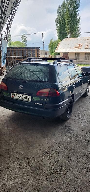 семейный авто: Toyota Avensis: 2000 г., 1.8 л, Механика, Бензин, Универсал — 3