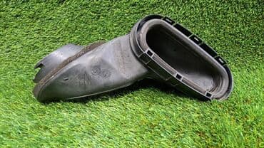 блок предохранителей: Патрубок воздухозаборника правый Е39 43 31 8 ———379 620 Год 2002 В — 3