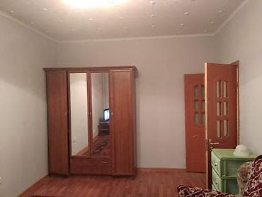 1 бөлмө, Менчик ээси, Толугу менен эмереги бар