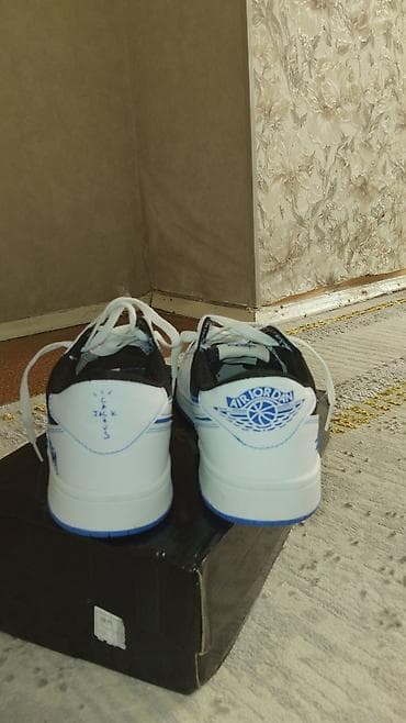 nike stussy: Мужские кроссовки, 41, Jordan, Новый, цвет - Белый, Платная доставка — 4