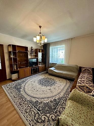 дом в бишкеке: Продаю дом в центре Бишкека Ибраимова/Жибек Жолу, дом расположен по — 7