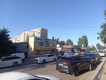 фучика 18 а: Сдаю помещения 54 кв. м., по улице Мамбетова, район Восток-5, напротив — 1