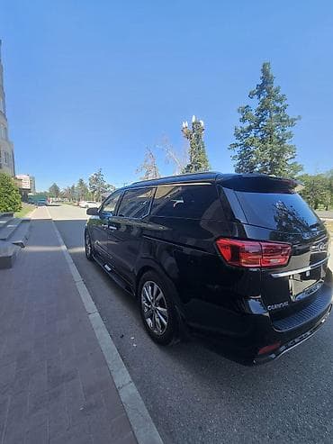 сед: Kia Carnival: 2019 г., 2.2 л, Дизель — 8