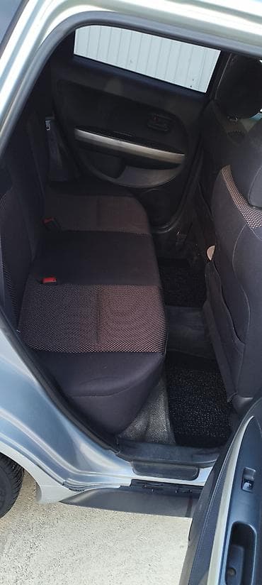 перекурить авто: Toyota Ist: 2002 г., 1.5 л, Автомат, Бензин, Хэтчбэк — 7