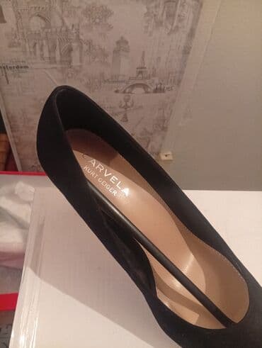 обувь большого размера: Лодочки Carvela Kurt Geiger - Классические черные лодочки с зауженным — 2