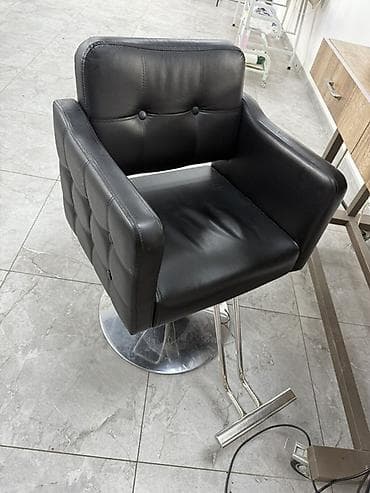 Комплект мебели и оборудования для салона красоты Состав: - Диван — 2