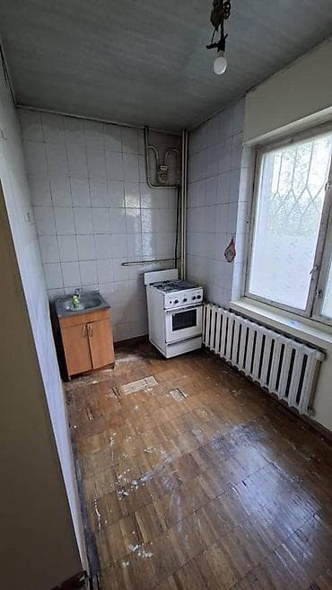 hostel osh: 1 комната, 35 м², 105 серия, 1 этаж, Старый ремонт — 4