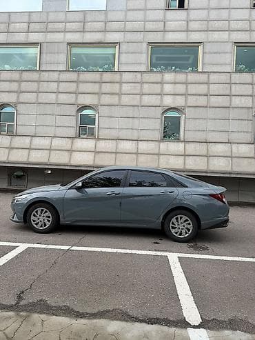 geely galaxy e5: Hyundai Avante: 2021 г., Автомат, Седан — 3