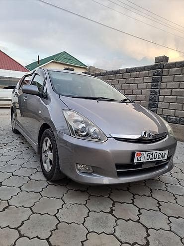 Toyota WISH: 2005 г., 1.8 л, Автомат, Бензин, Вэн/Минивэн