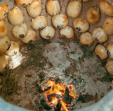 на стол: Тандырная выпечка — самса приготовленные в традиционном тандыре на — 1