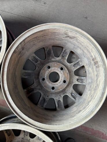 продаю титан диск на ниву: Литые Диски R 15 Audi, Комплект, отверстий - 5, Б/у — 15