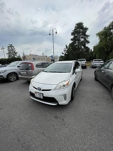e2 byd: Toyota Prius: 2012 г., Гибрид, Хэтчбэк — 5