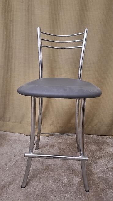 деревянные высокие барные стулья: Стул для кухни, Б/у, Железо, цвет - Серый — 1