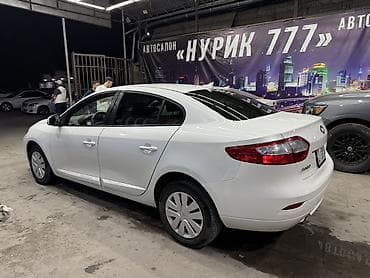 geely galaxy e5: Renault : 2016 г., 1.6 л, Автомат, Бензин, Седан — 4