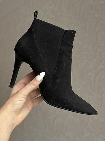 Черные женские ботильоны-носки на шпильке. Mango - Материал верха