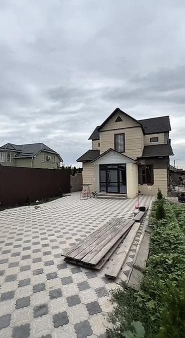 4 bedroom: 🏡 Продаётся 2-этажный дом с мансардой 📐 Площадь: 160 м² 🌿 Участок: 5 — 1