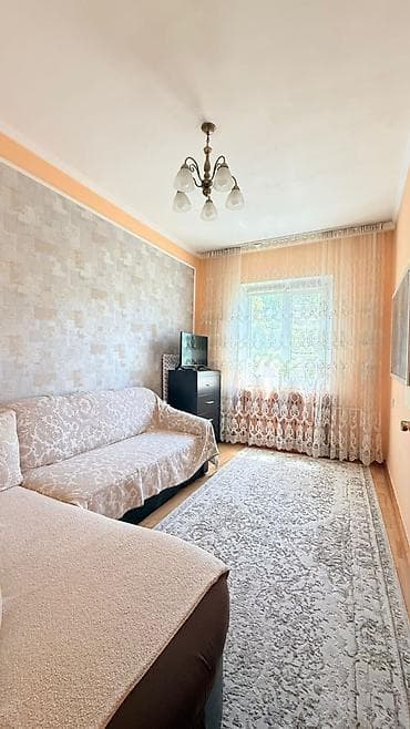 квартира 8 мкрн: 3 комнаты, 70 м², 105 серия, 4 этаж, Косметический ремонт — 5