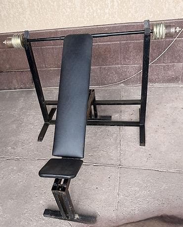 Скамья для жима штанги + стойка со штангой и блинами. Описание: - at lalafo.kg Скамья для жима штанги + стойка со штангой и блинами. Описание: -