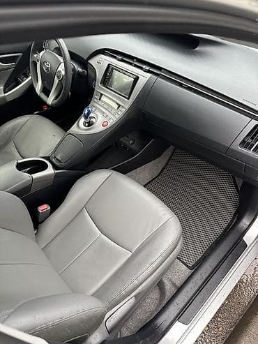 gc 8: Toyota Prius: 2014 г., 1.8 л, Автомат, Гибрид, Хэтчбэк — 5