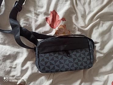 сумки женские одежды: Сумка через плечо (кросс-боди) - Компактная прямоугольная форма. - — 1