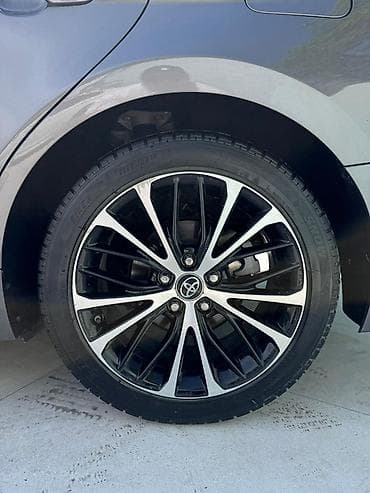 chevrolet comaro: Toyota Camry: 2019 г., 2.5 л, Автомат, Бензин, Седан — 7