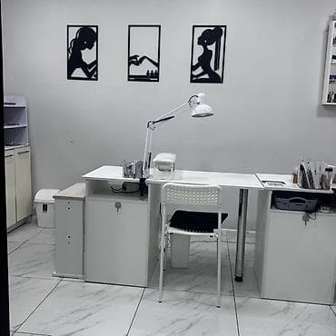 Срочно сдается маникюрный столик. Локация очень хорошая, район