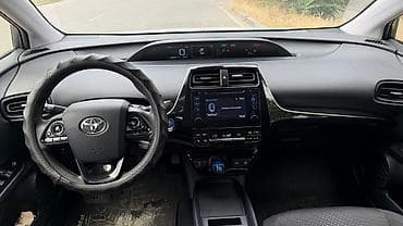 highlander 2012: Toyota Prius: 2019 г., 1.8 л, Вариатор, Гибрид, Хэтчбэк — 5