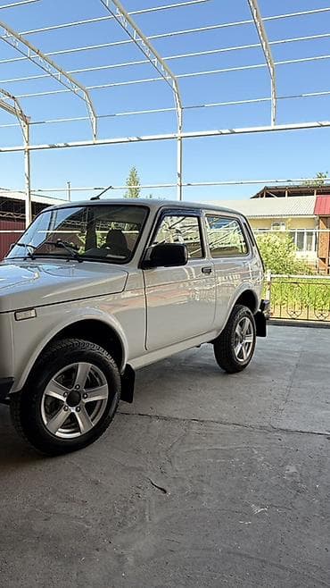 ВАЗ (ЛАДА): ВАЗ (ЛАДА) 4x4 Niva: 2025 г., 1.7 л, Кол менен иштөөчү, Бензин, Жол тандабас — 2