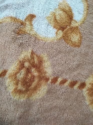 Одеяла и пледы: Покрывало для кровати, Б/у — 8