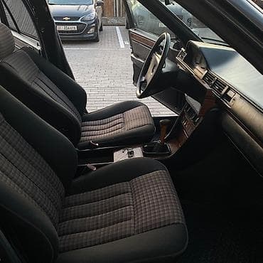 class: Mercedes-Benz W124: 1992 г., 2.3 л, Механика, Бензин, Седан — 6