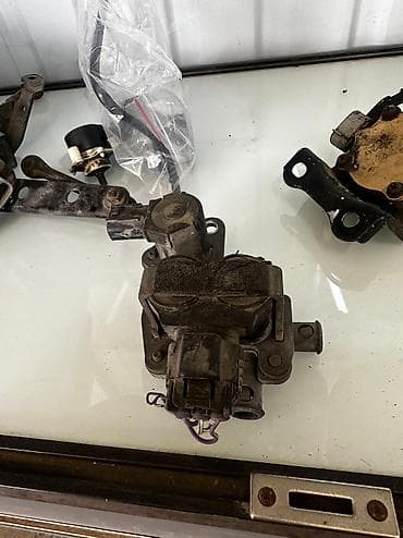 на лх470: Задний амортизатор, Передний амортизатор, Комплект амортизаторов Lexus 2012 г., Оригинал, ОАЭ — 4