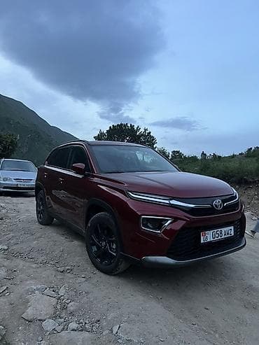 Продажа авто: Toyota Urban Cruiser: 2023 г., 1.5 л, Вариатор, Бензин, Кроссовер — 4
