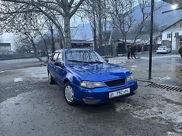вас 06: Седан синего цвета, 4 двери. Кузов — классический трехобъемный — 2