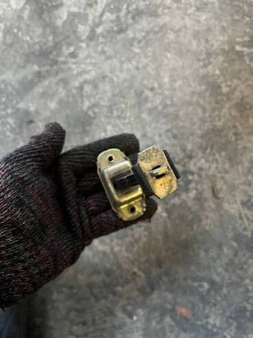 запчасти на митсубиси паджеро в бишкеке: Mitsubishi Montero Sport ограничитель двери, Митсубиси Монтеро Спорт 2 — 3