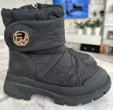 детская обувь сноубутсы: 1.Сапоги Kinddog размер 32–1500 сом 2. Сапоги зимние черные, размер — 4