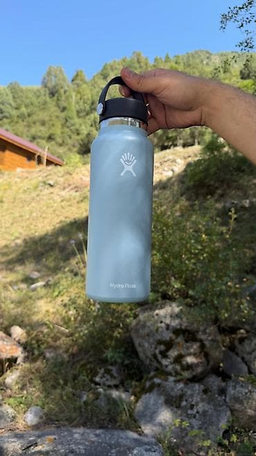Термосы: Термобутылка Hydro Flask с крышкой-переноской - Объем: ориентировочно — 4