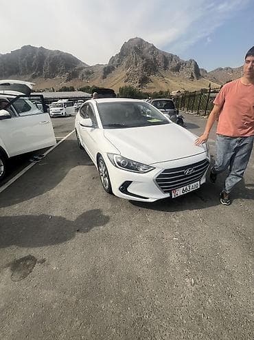 byd e7: Hyundai Avante: 2018 г. — 7