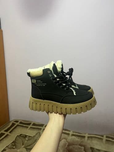 купить сапоги женские зимние кожаные италия: Сапоги, 38.5, Новый, цвет - Черный, Бесплатная доставка, Самовывоз, Платная доставка — 3