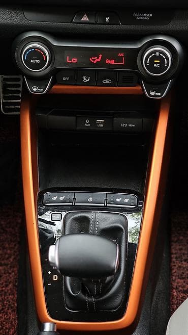 led h1: Kia Stonic: 2018 г., 1.6 л, Автомат, Дизель, Кроссовер — 8