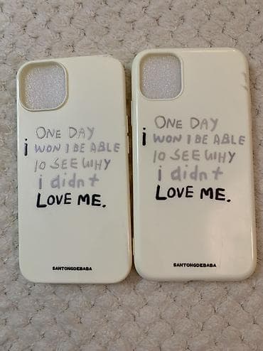 футболка с поцелуями: Чехлы на айфоны, с надписью love is all на с хеллоу китти на белый с — 3