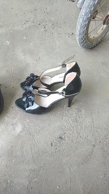 черные женские туфли: Туфли, 37, 38, Balenciaga, Б/у, цвет - Черный — 1